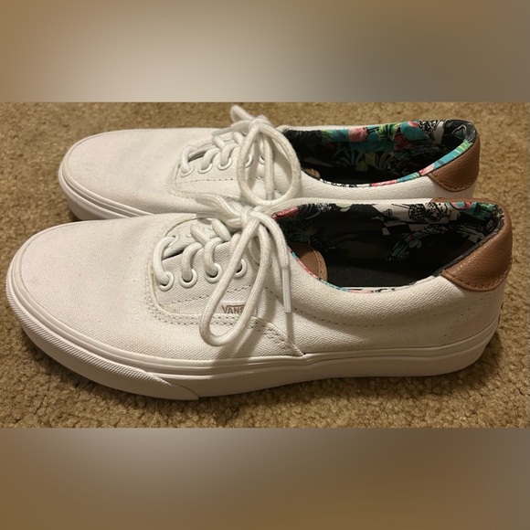 Men’s 6 1/2 and Women’s 8 Vans - Picture 2 of 5